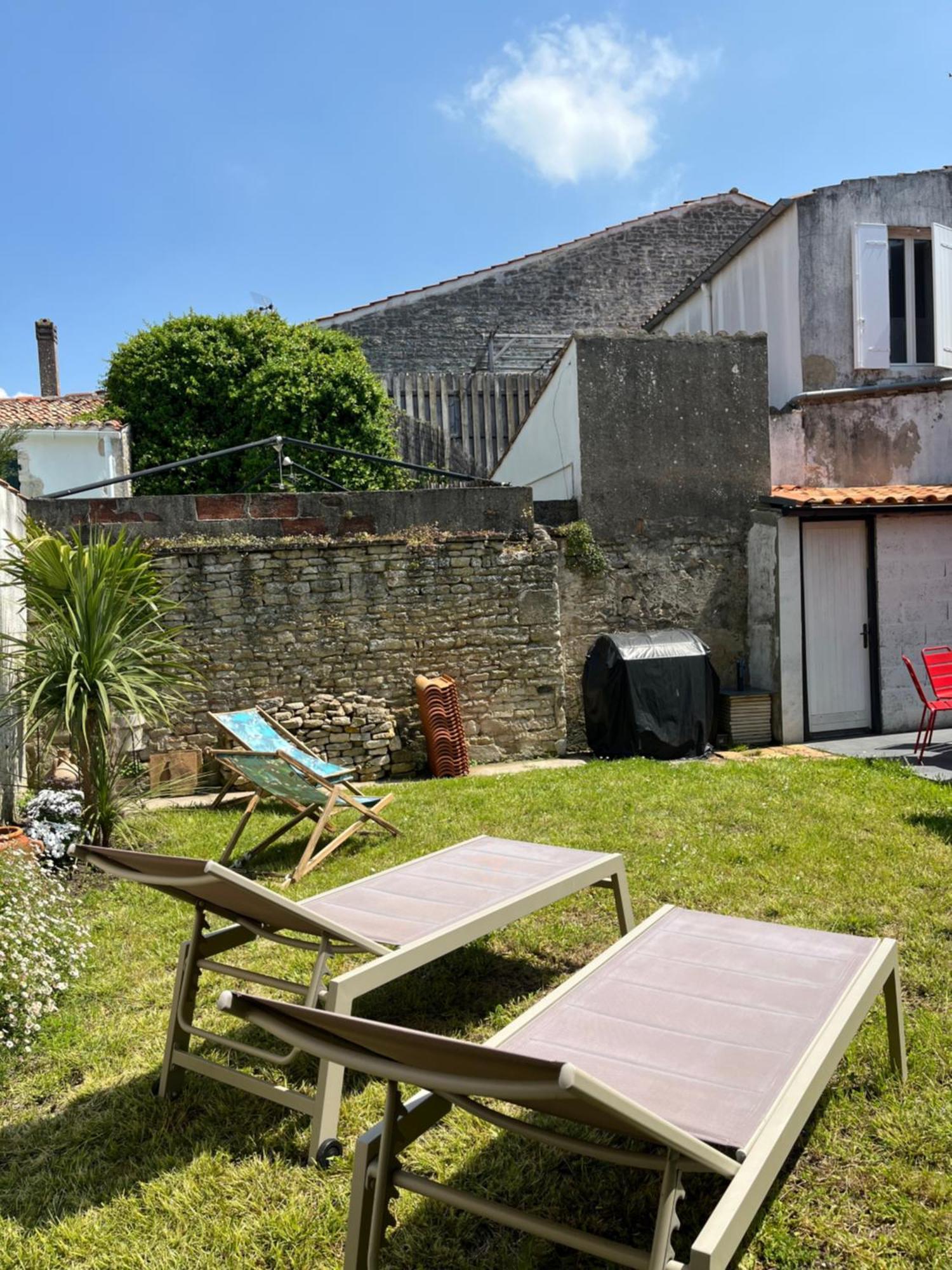 Elegante Maison Familiale Au Coeur Des Remparts De La Citadelle เลอ แชโตว์-โดเลรง ภายนอก รูปภาพ