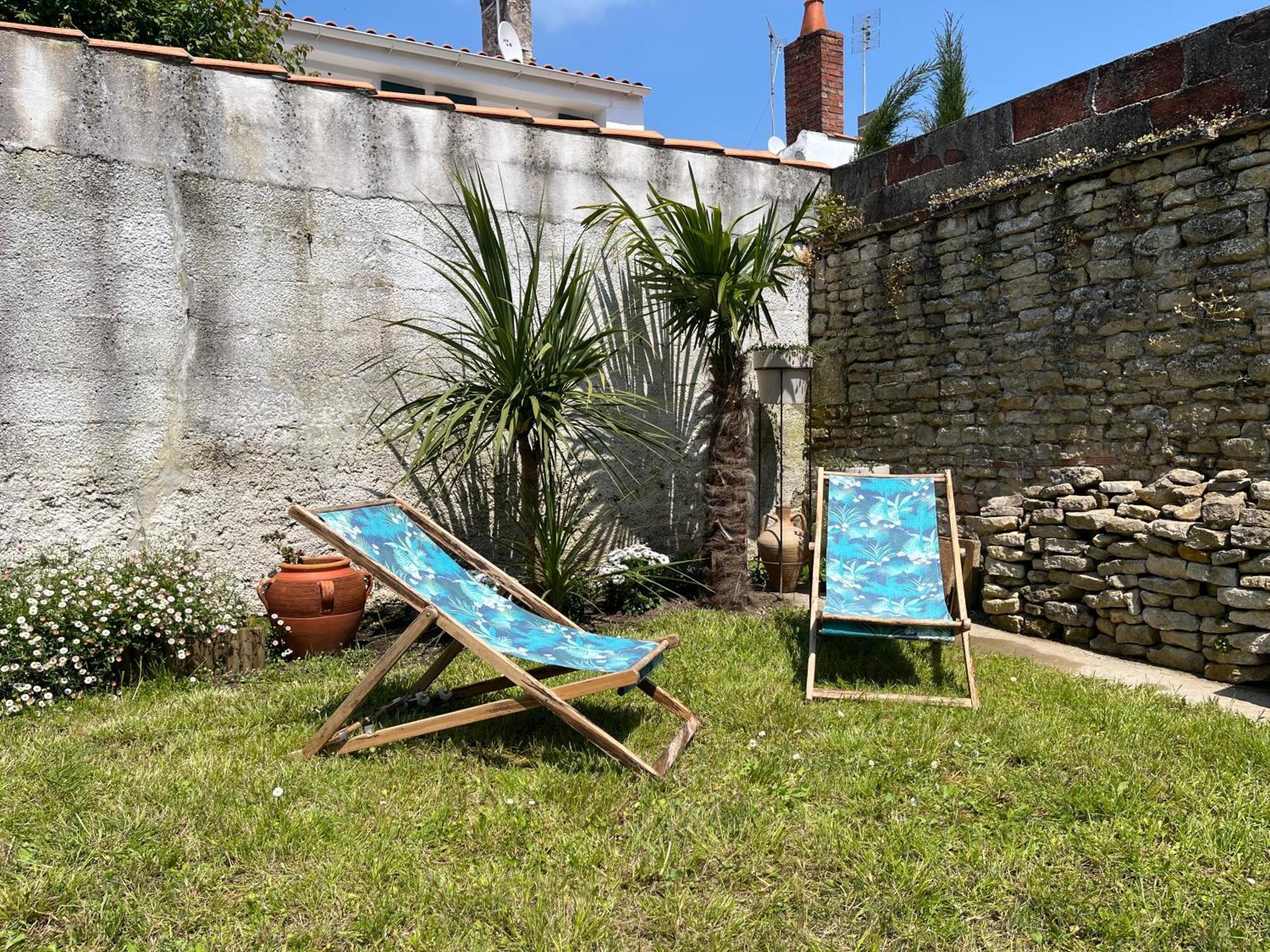 Elegante Maison Familiale Au Coeur Des Remparts De La Citadelle เลอ แชโตว์-โดเลรง ภายนอก รูปภาพ